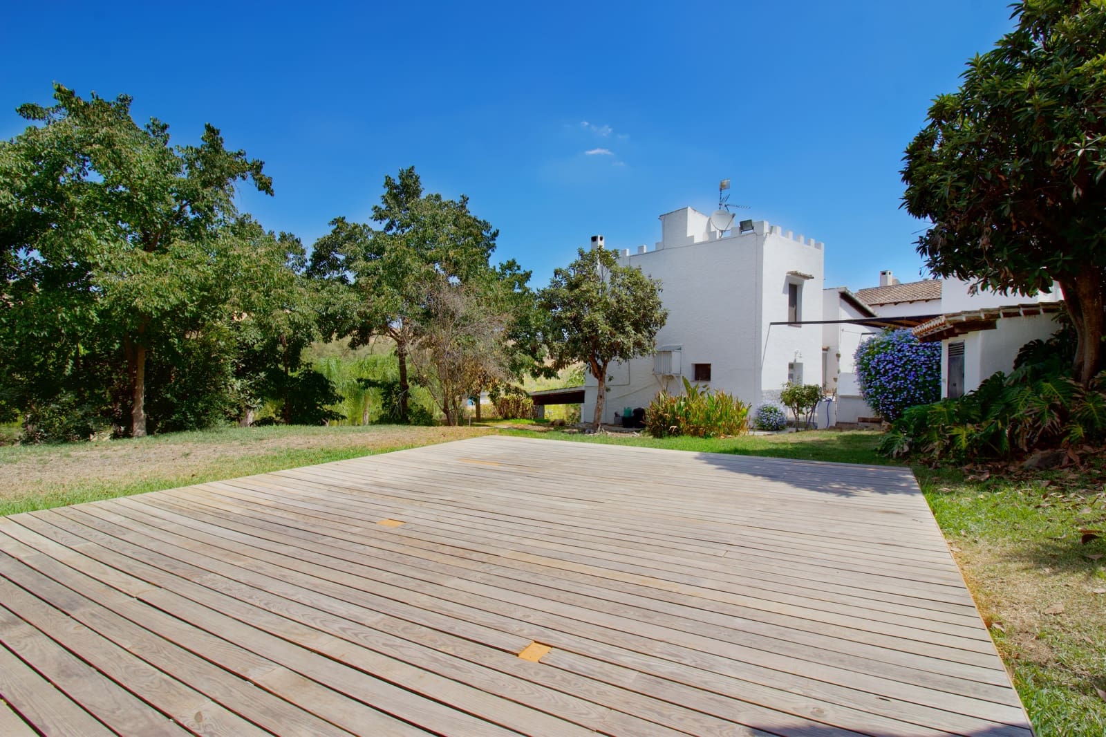 6 soveværelse Finca/Landehus til salg i Coin med swimmingpool garage - € 749.000 (Ref: 8501120)