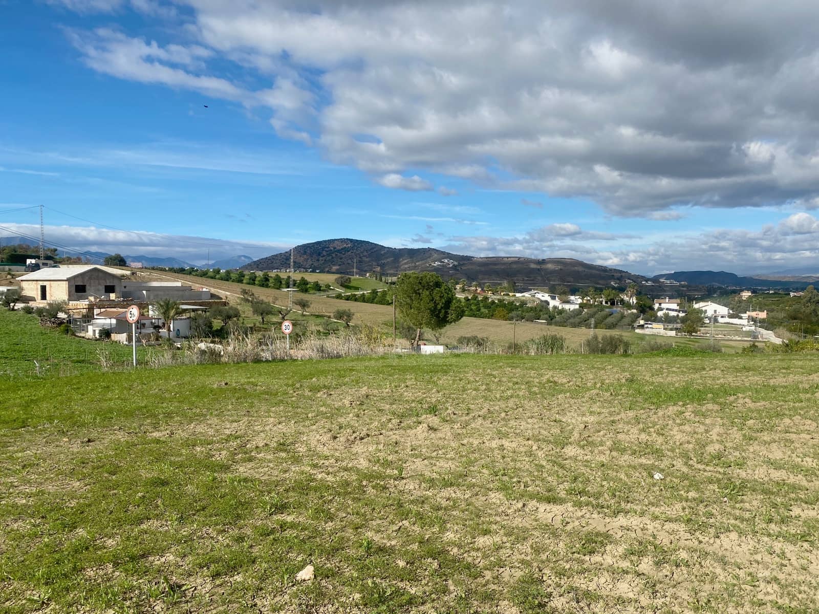 Grunde uden byggetilladelser til salg i Alhaurin el Grande - € 128.000 (Ref: 8657915)