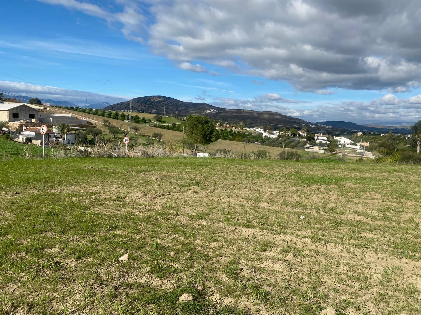 Grunde uden byggetilladelser til salg i Alhaurin el Grande - € 128.000 (Ref: 8657915)