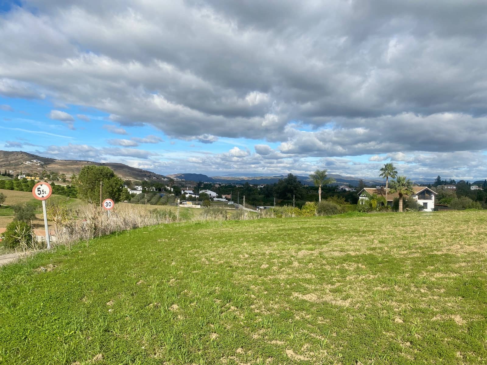 Grunde uden byggetilladelser til salg i Alhaurin el Grande - € 128.000 (Ref: 8657915)