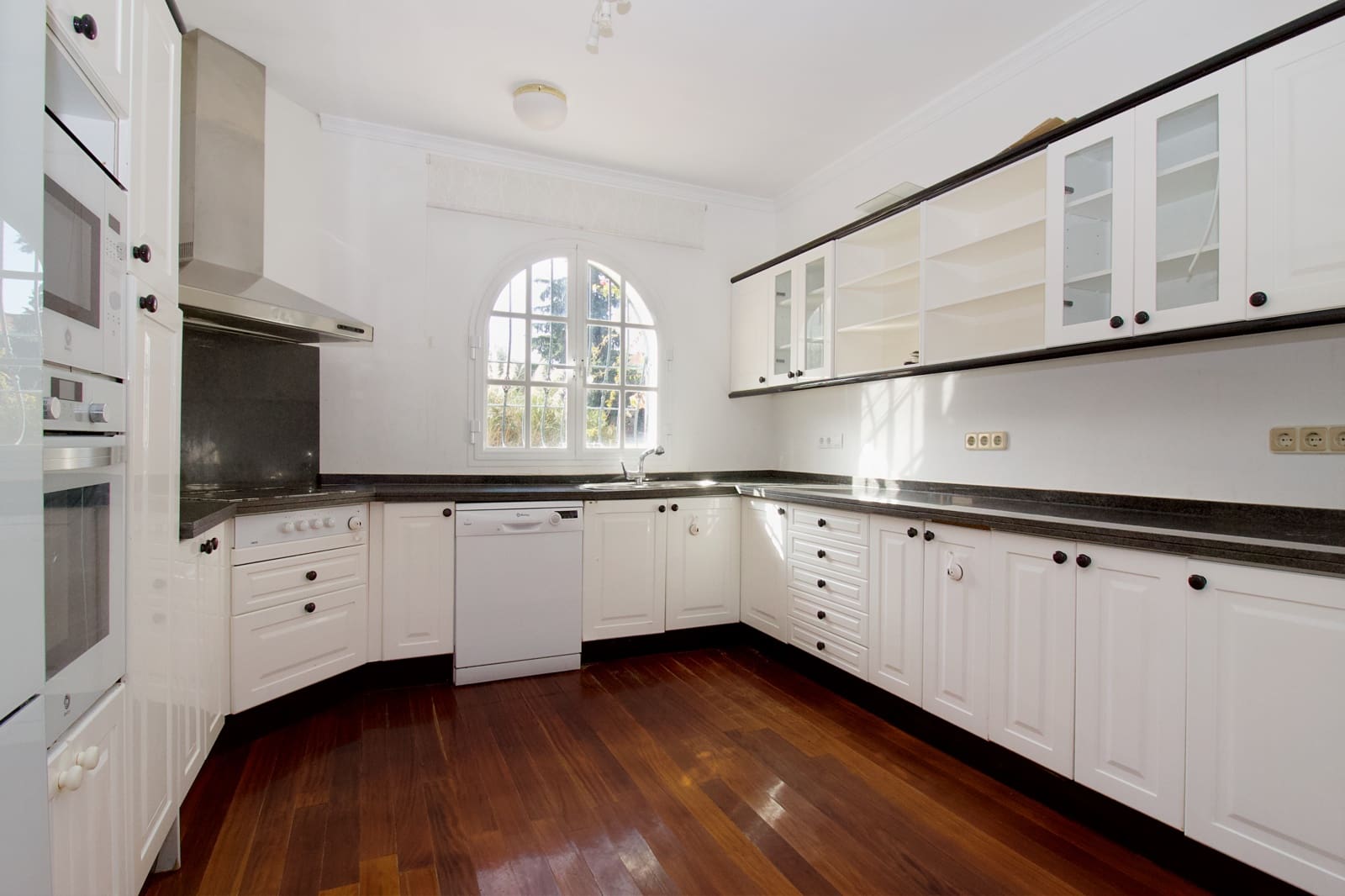 5 soveværelse Villa til salg i Alhaurin el Grande med swimmingpool garage - € 950.000 (Ref: 8676208)