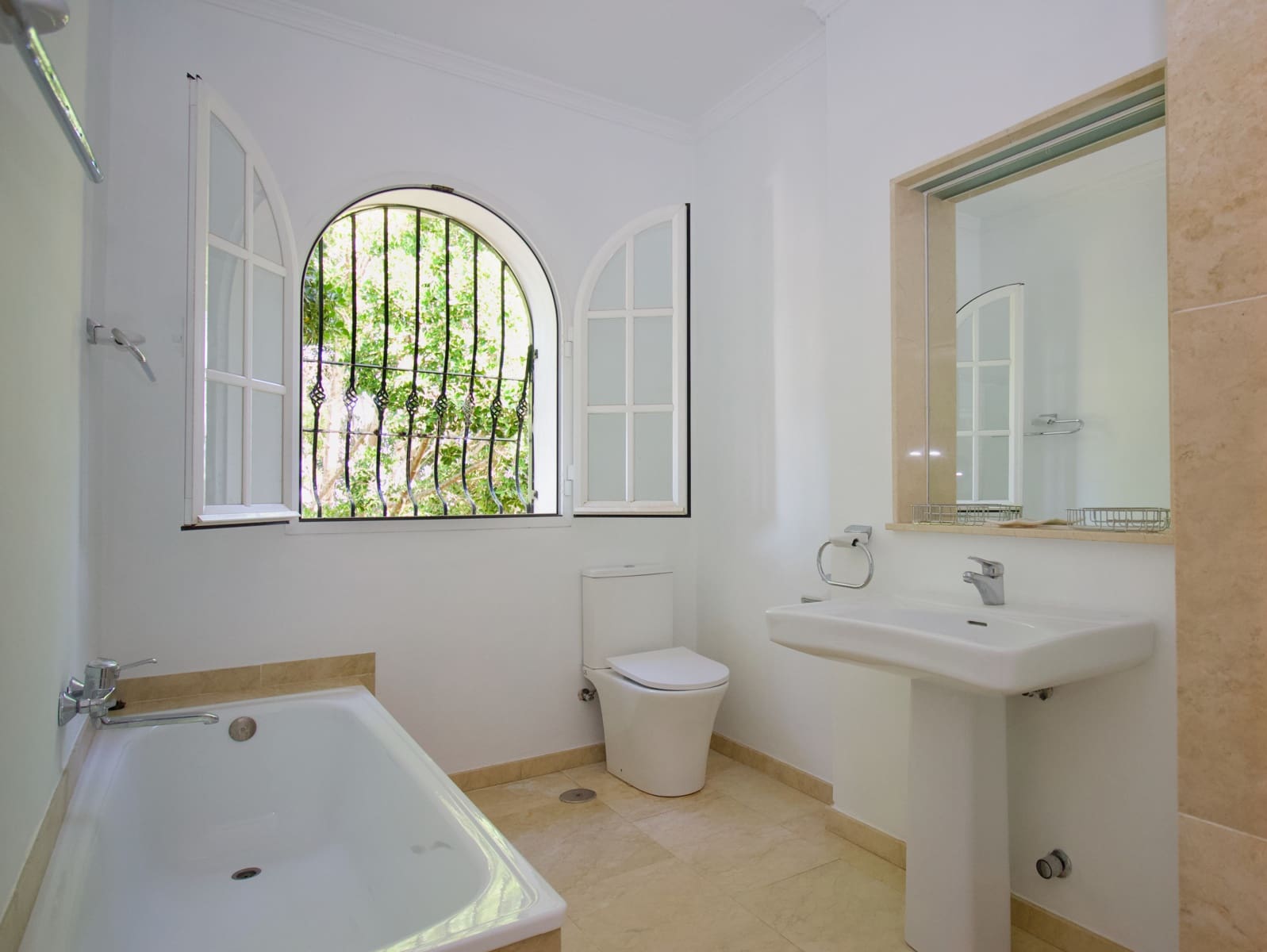 5 soveværelse Villa til salg i Alhaurin el Grande med swimmingpool garage - € 950.000 (Ref: 8676208)