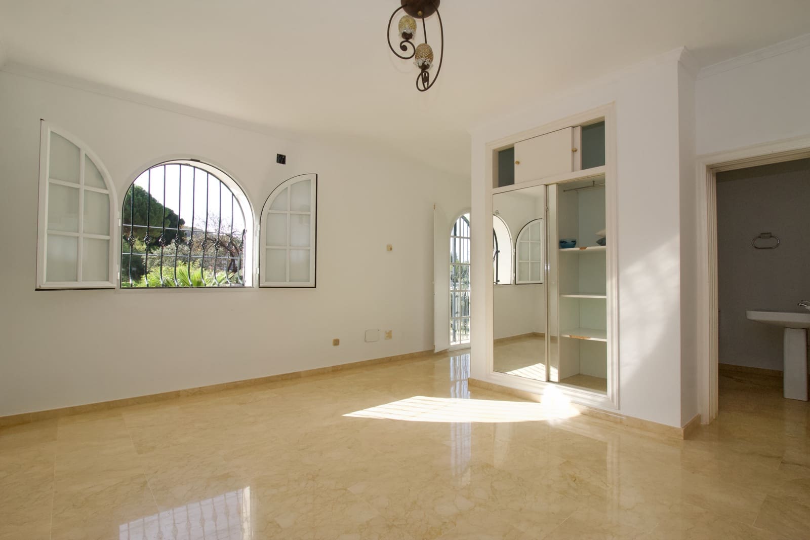 5 soveværelse Villa til salg i Alhaurin el Grande med swimmingpool garage - € 950.000 (Ref: 8676208)