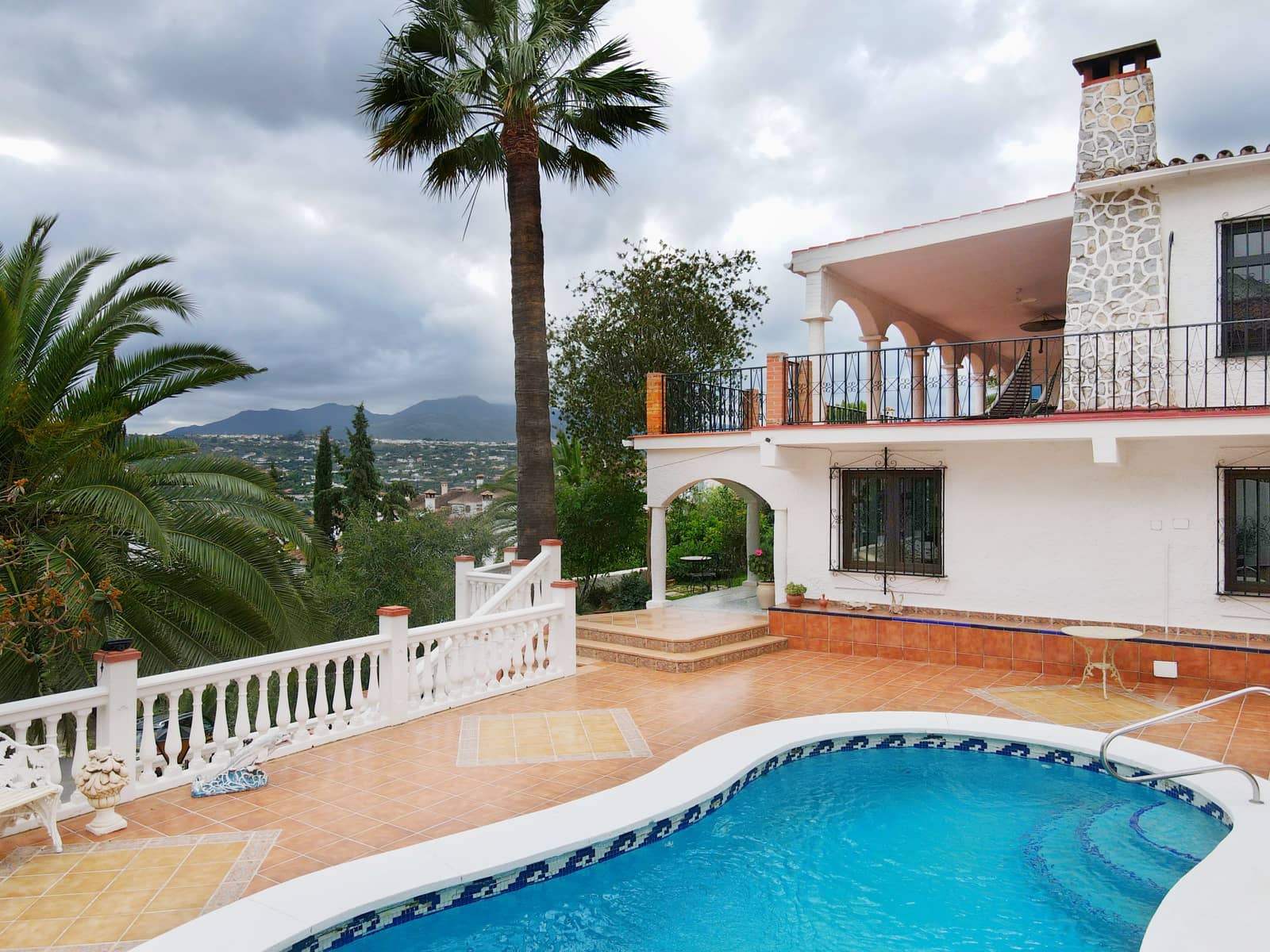 4 soveværelse Villa til salg i Coin med swimmingpool garage - € 550.000 (Ref: 8698404)