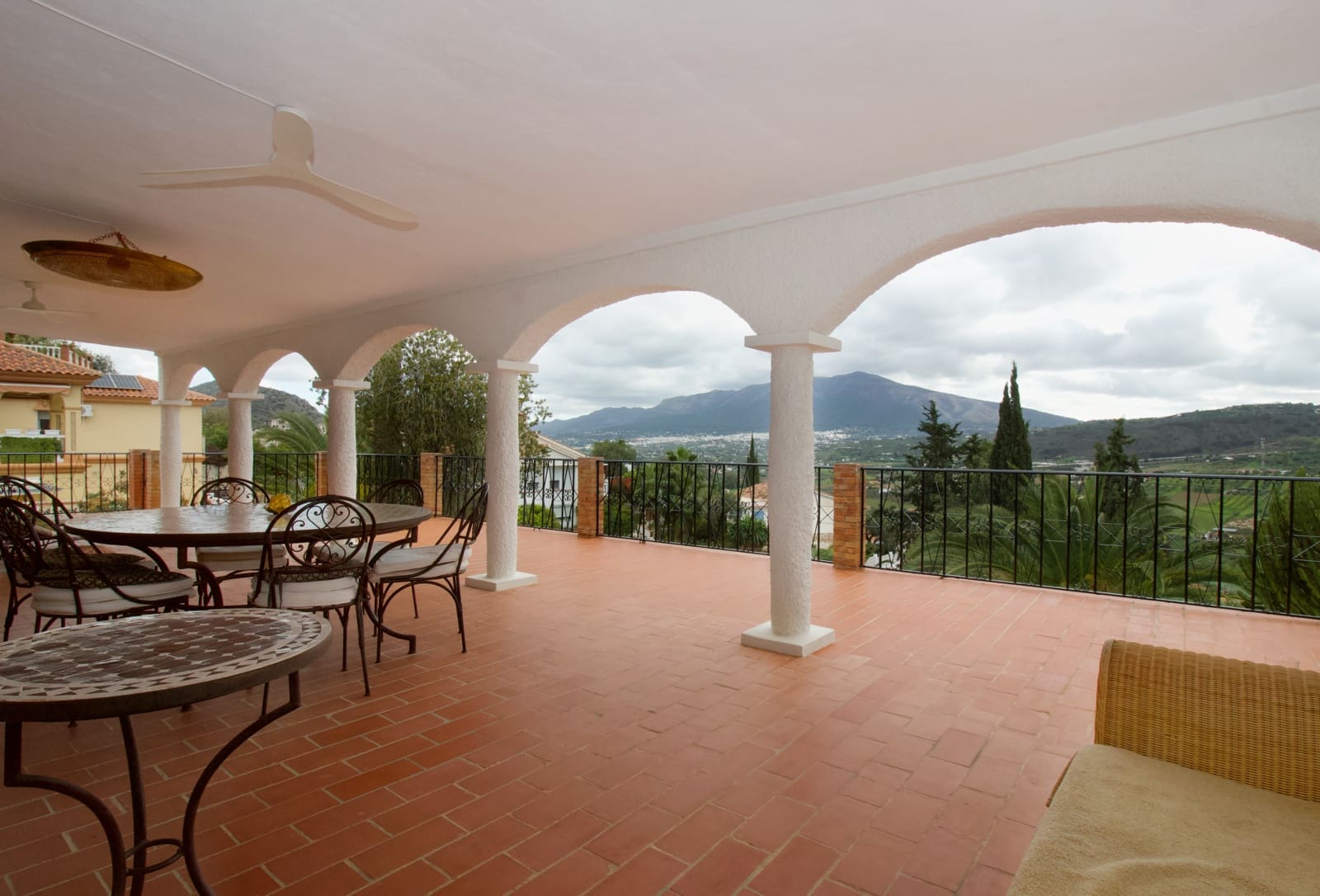 4 soveværelse Villa til salg i Coin med swimmingpool garage - € 550.000 (Ref: 8698404)