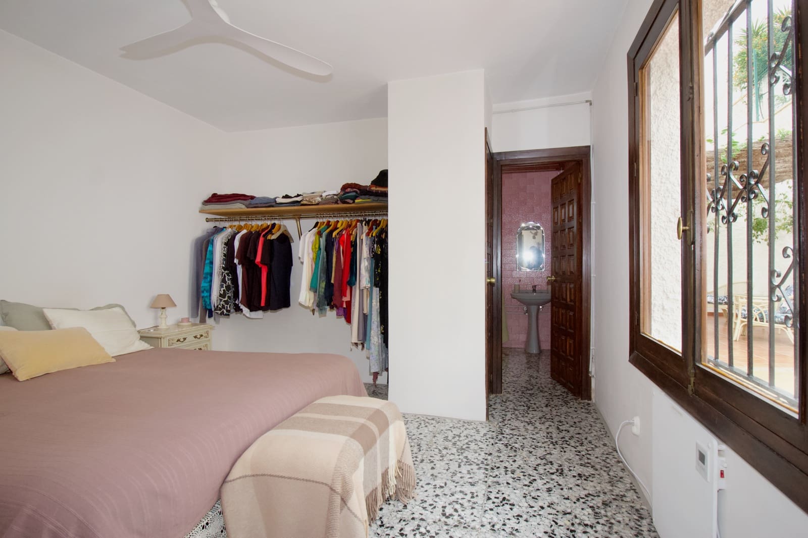 4 soveværelse Villa til salg i Coin med swimmingpool garage - € 550.000 (Ref: 8698404)