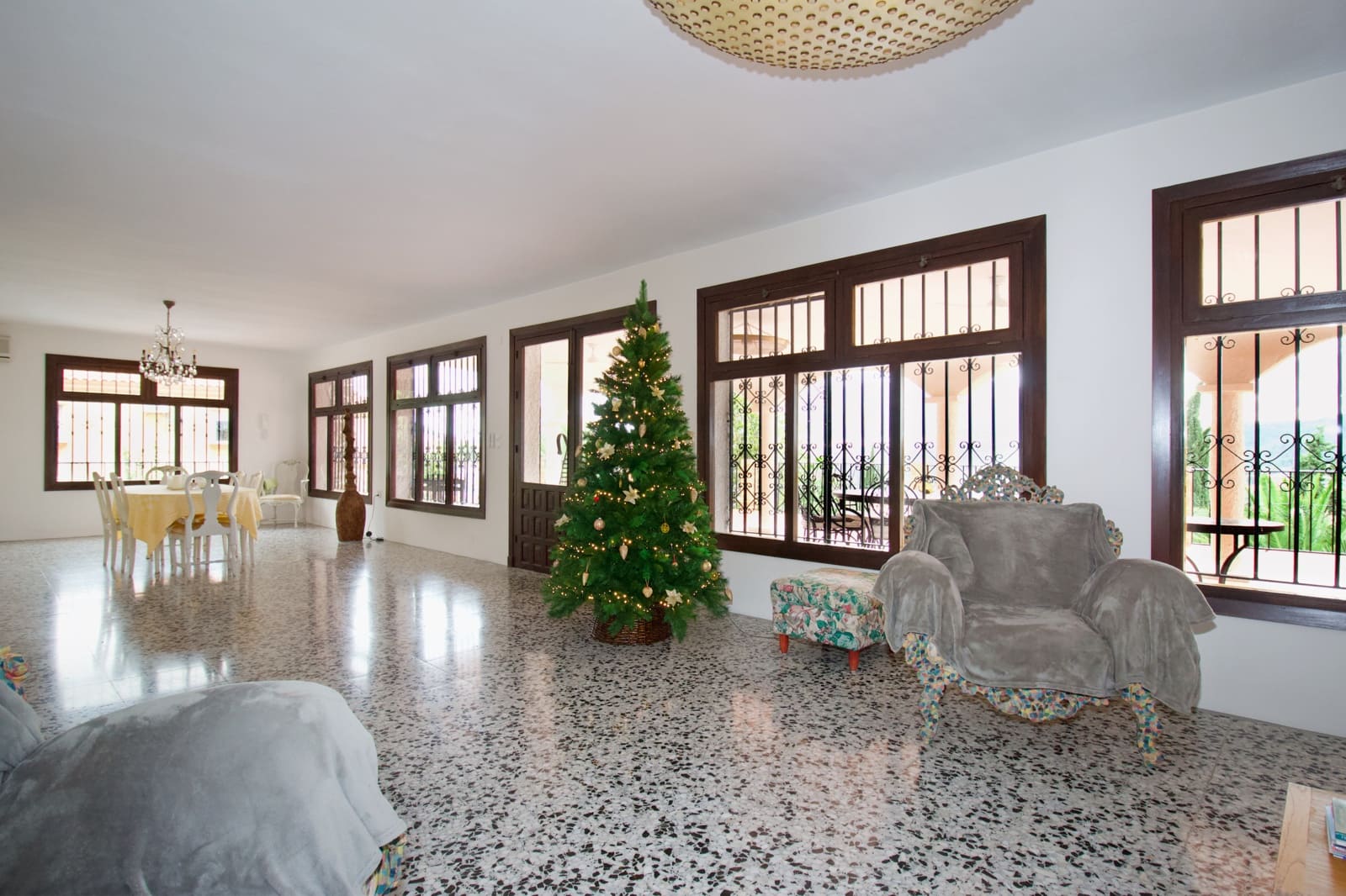 4 soveværelse Villa til salg i Coin med swimmingpool garage - € 550.000 (Ref: 8698404)