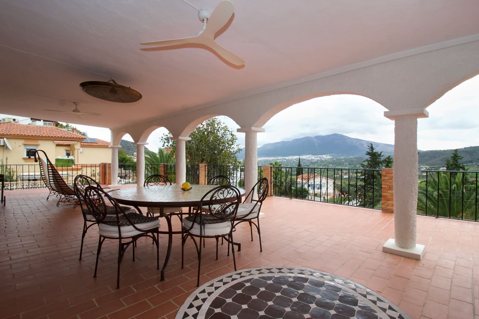 4 soveværelse Villa til salg i Coin med swimmingpool garage - € 550.000 (Ref: 8698404)