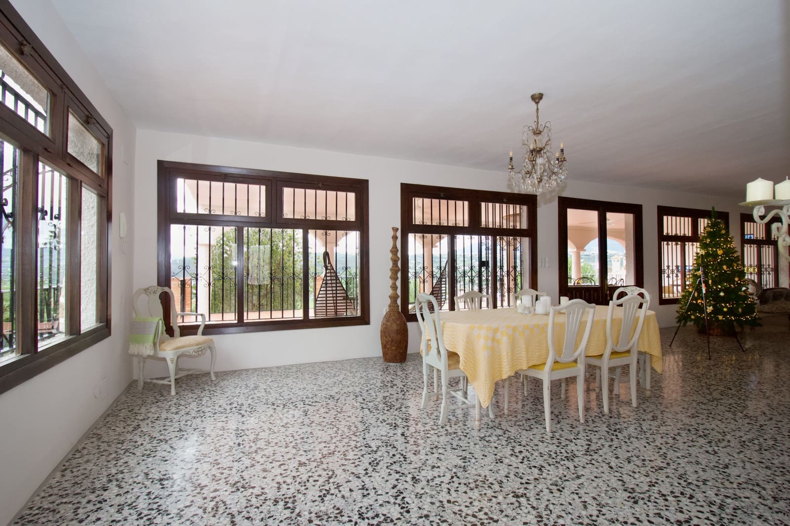 4 soveværelse Villa til salg i Coin med swimmingpool garage - € 550.000 (Ref: 8698404)