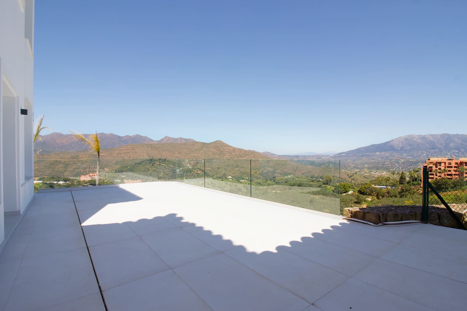 4 sypialnia Willa na sprzedaż w La Mairena z basenem garażem - 2 195 000 € (Ref: 8905712)