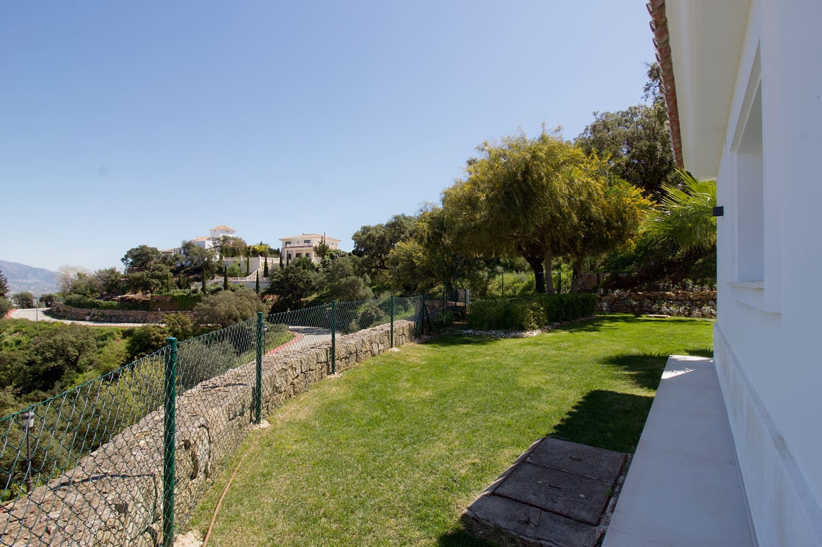 4 sypialnia Willa na sprzedaż w La Mairena z basenem garażem - 2 195 000 € (Ref: 8905712)