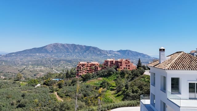 4 sypialnia Willa na sprzedaż w La Mairena, Ojen z basenem garażem - 2 195 000 € (Ref: 8905712)