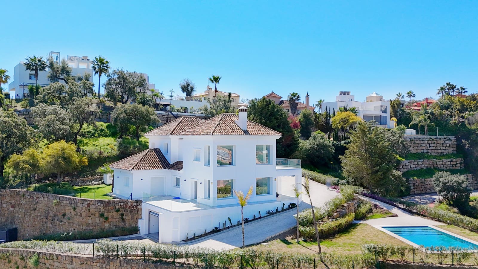 4 sypialnia Willa na sprzedaż w La Mairena z basenem garażem - 2 195 000 € (Ref: 8905712)