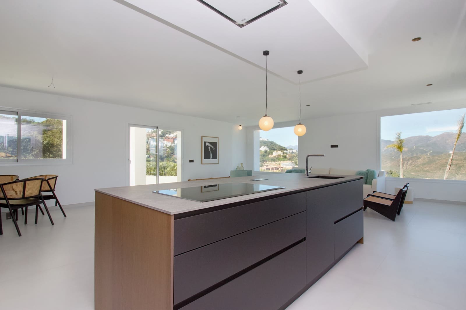 4 sypialnia Willa na sprzedaż w La Mairena z basenem garażem - 2 195 000 € (Ref: 8905712)