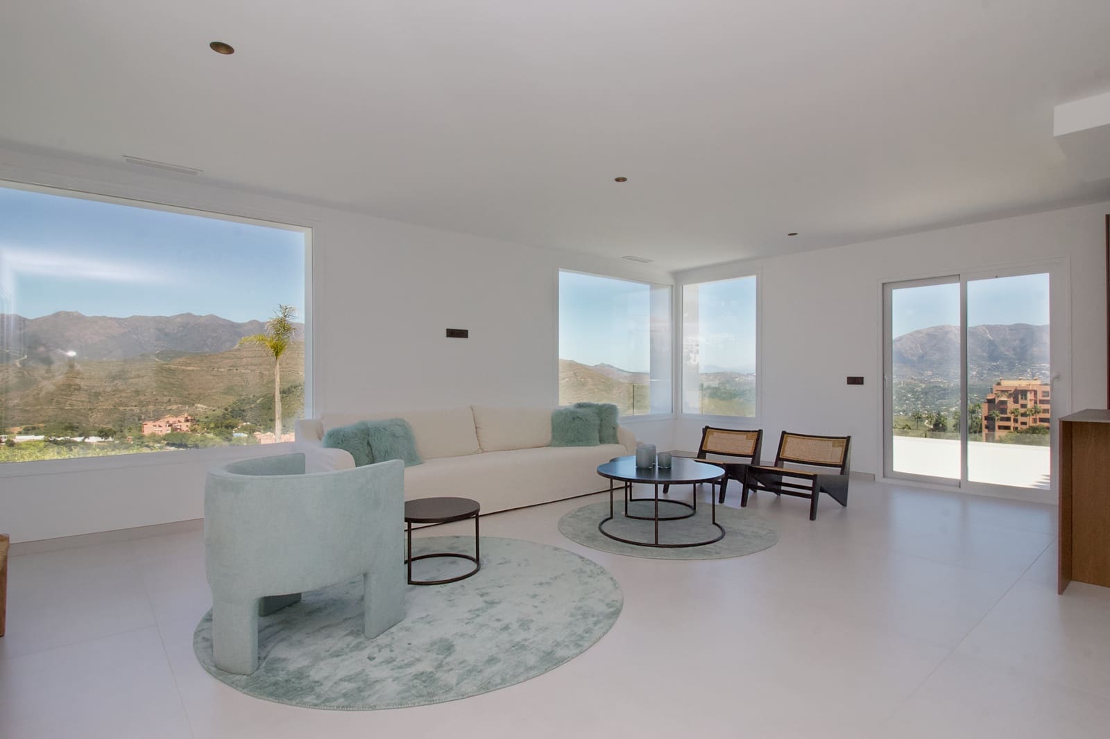 4 sypialnia Willa na sprzedaż w La Mairena z basenem garażem - 2 195 000 € (Ref: 8905712)