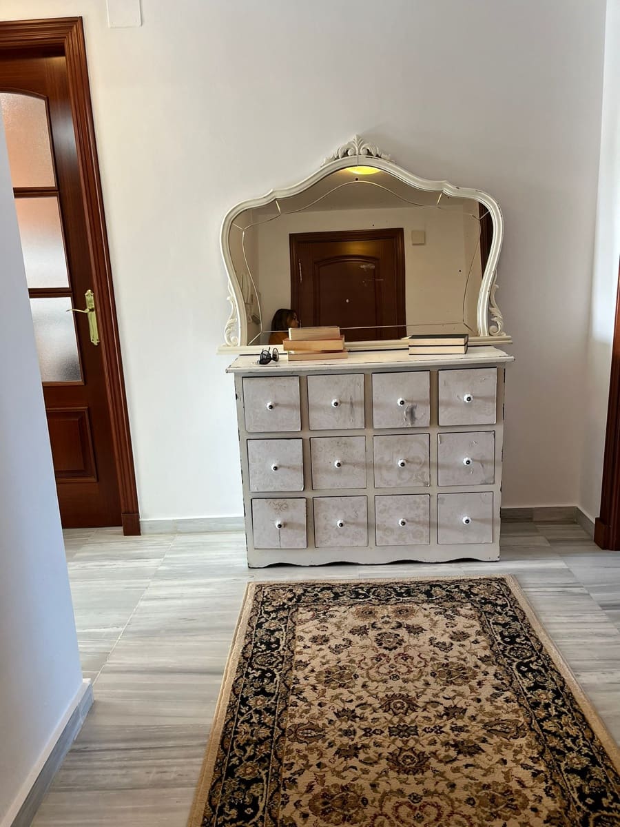 Apartamento de 2 habitaciones en Alhaurín el Grande en alquiler con piscina - 1.200 € (Ref: 8911519)
