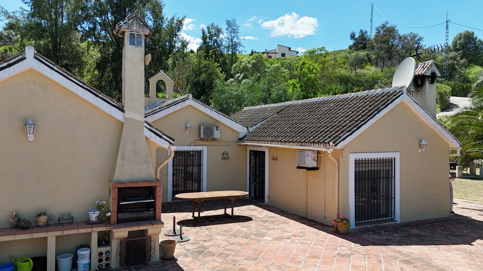 4 soveværelse Finca/Landehus til salg i Coin med swimmingpool - € 449.000 (Ref: 8941774)