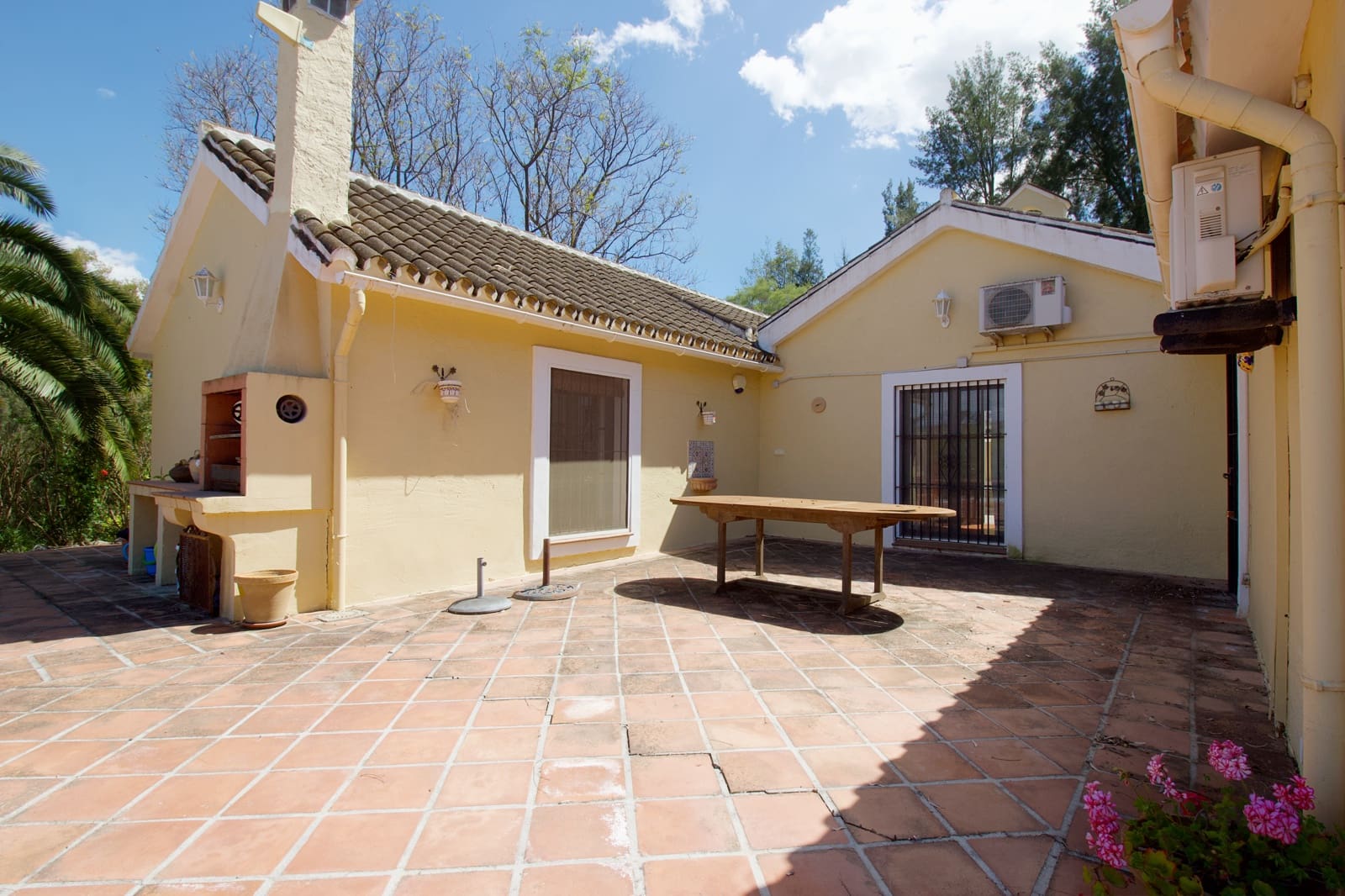 4 soveværelse Finca/Landehus til salg i Coin med swimmingpool - € 449.000 (Ref: 8941774)