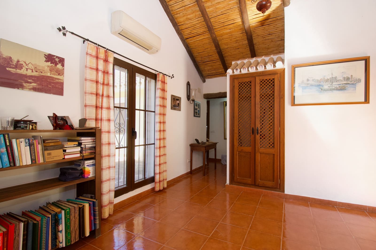 4 soveværelse Finca/Landehus til salg i Coin med swimmingpool - € 449.000 (Ref: 8941774)