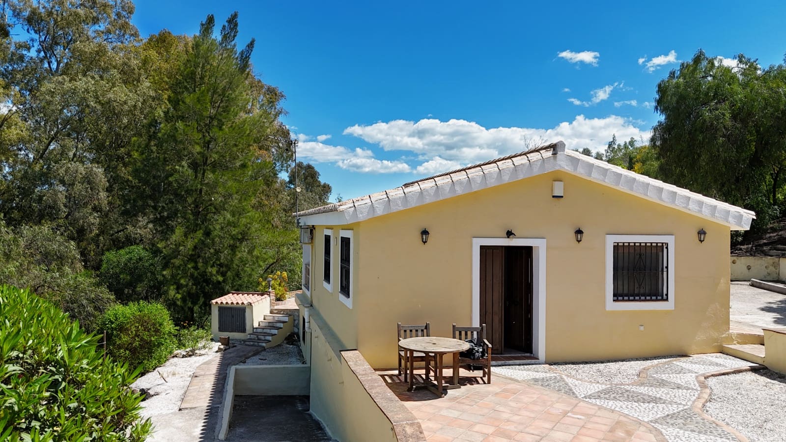 4 soveværelse Finca/Landehus til salg i Coin med swimmingpool - € 449.000 (Ref: 8941774)