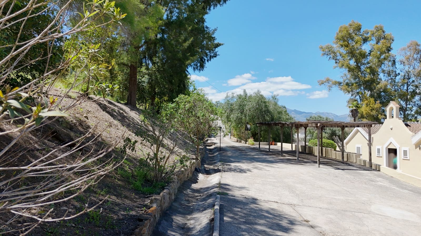 4 soveværelse Finca/Landehus til salg i Coin med swimmingpool - € 449.000 (Ref: 8941774)