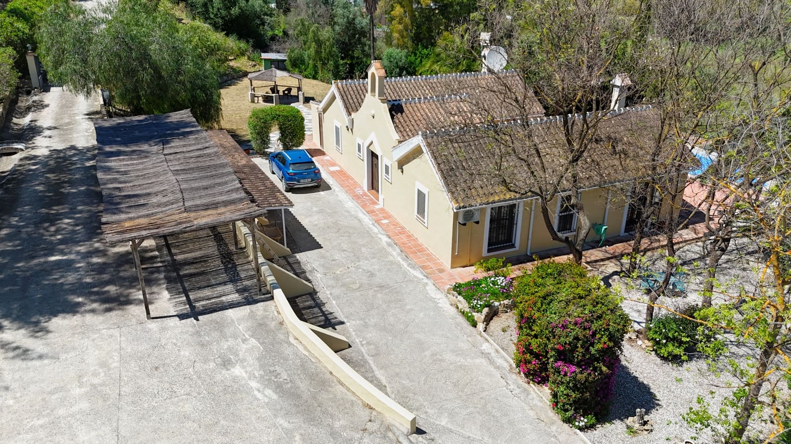 4 soveværelse Finca/Landehus til salg i Coin med swimmingpool - € 449.000 (Ref: 8941774)