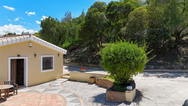 4 sypialnia Finka/Dom wiejski na sprzedaż w Coín z basenem - 449 000 € (Ref: 8941774)