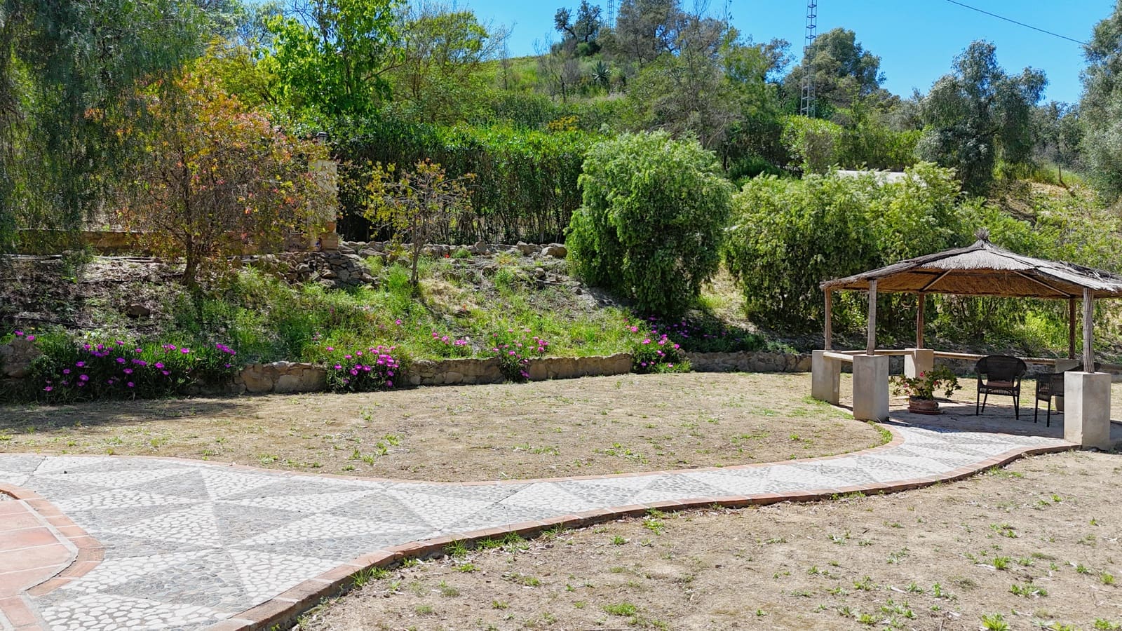 4 soveværelse Finca/Landehus til salg i Coin med swimmingpool - € 449.000 (Ref: 8941774)