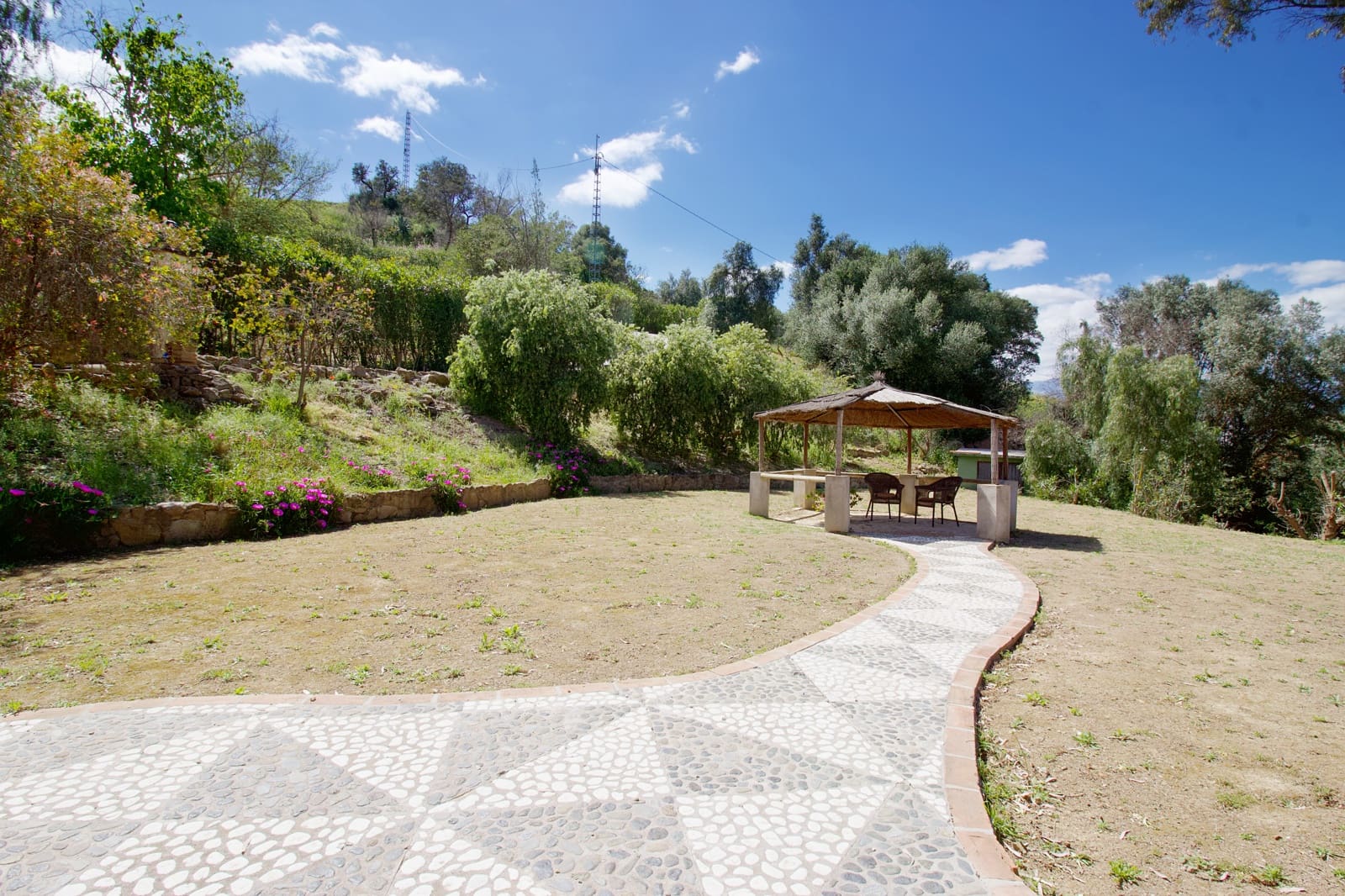 4 soveværelse Finca/Landehus til salg i Coin med swimmingpool - € 449.000 (Ref: 8941774)