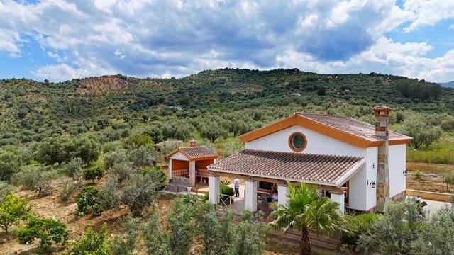 4 soveværelse Finca/Landehus til salg i Guaro - € 395.000 (Ref: 8989653)