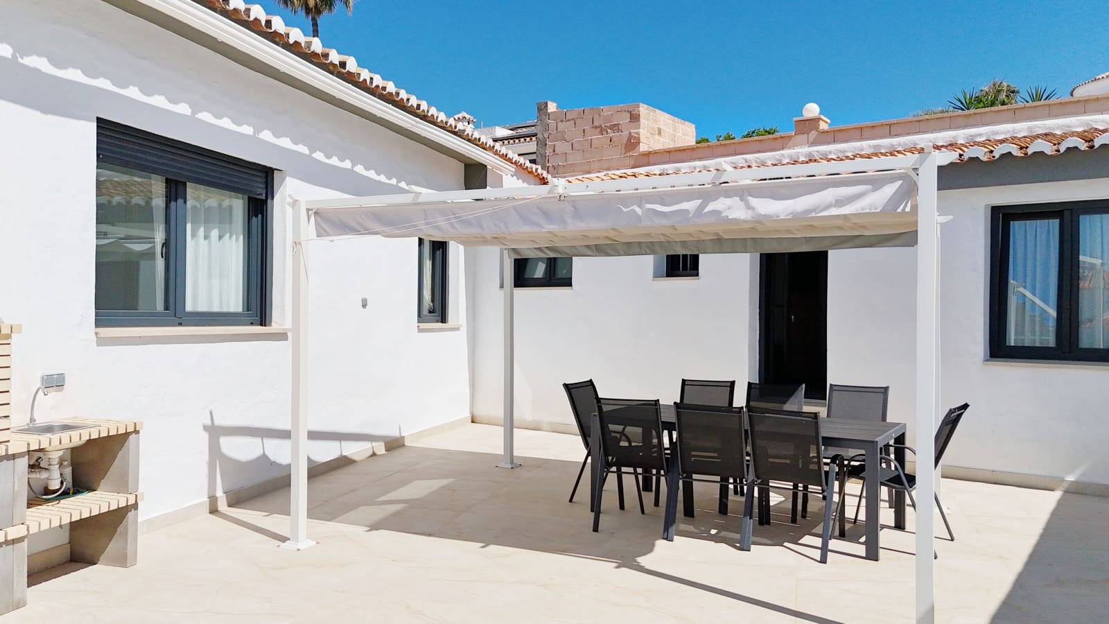4 soveværelse Villa til salg i Mijas med swimmingpool garage - € 1.395.000 (Ref: 9015896)
