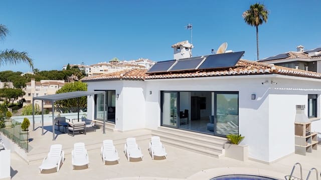 4 sypialnia Willa na sprzedaż w Mijas z basenem garażem - 1 395 000 € (Ref: 9015896)