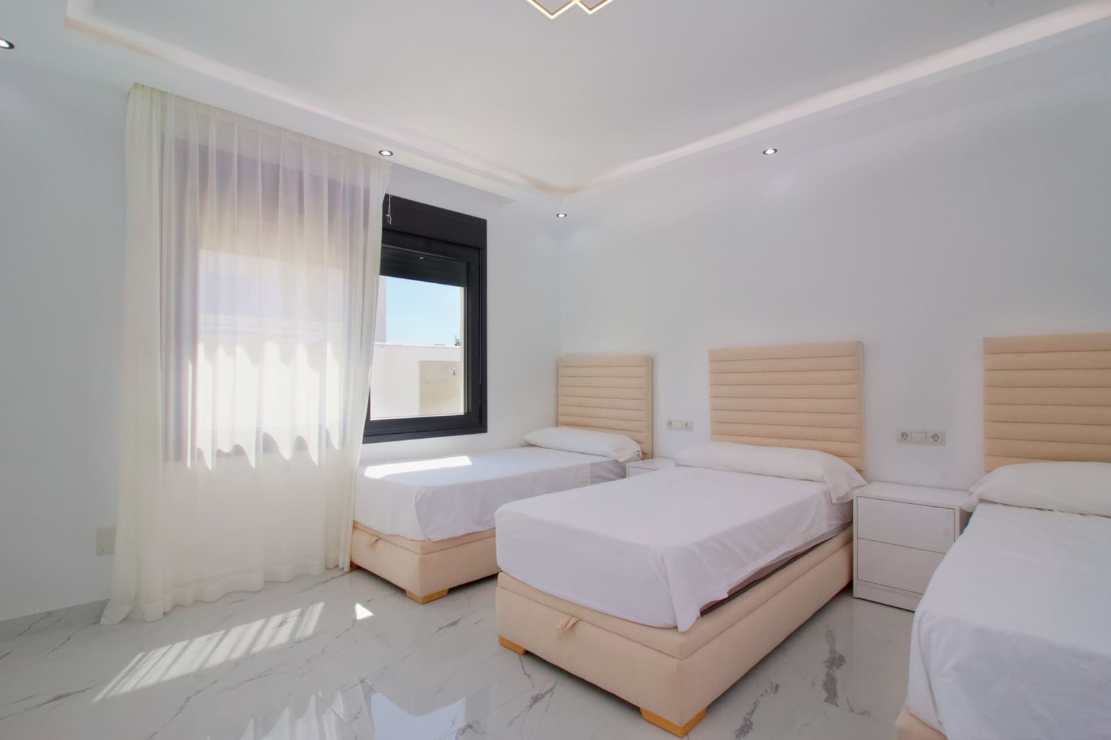 4 soveværelse Villa til salg i Mijas med swimmingpool garage - € 1.395.000 (Ref: 9015896)