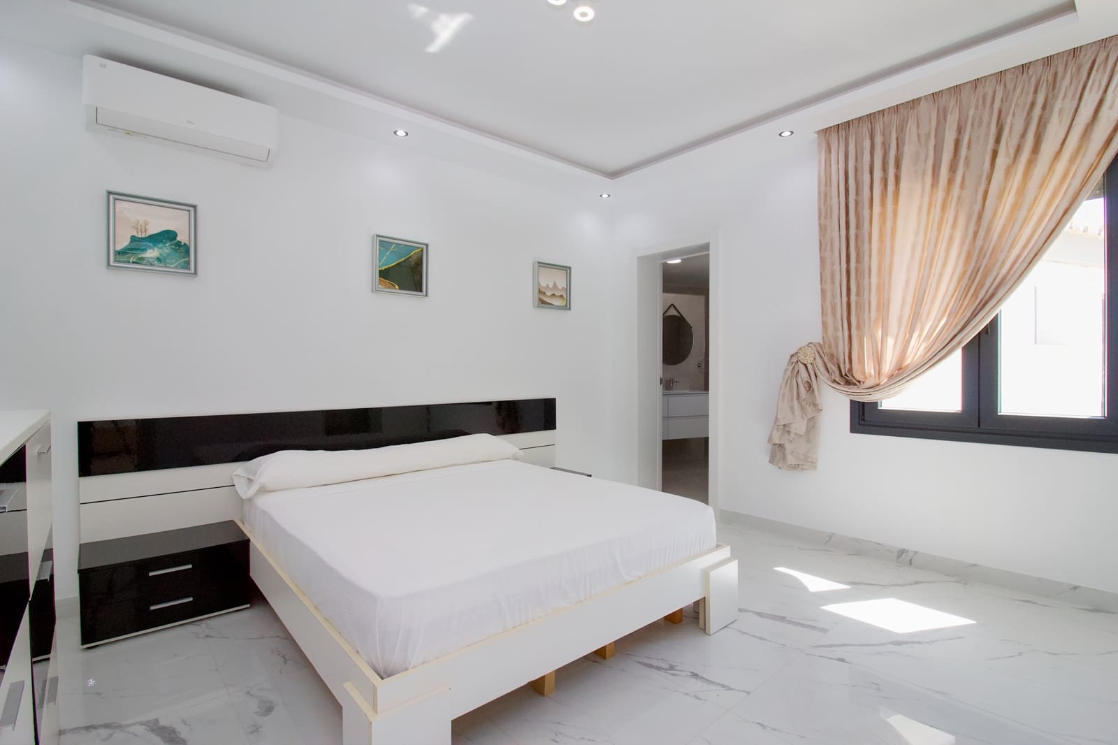 4 soveværelse Villa til salg i Mijas med swimmingpool garage - € 1.395.000 (Ref: 9015896)