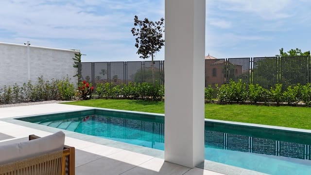 4 sypialnia Willa na sprzedaż w Estepona z basenem - 1 795 000 € (Ref: 9061871)