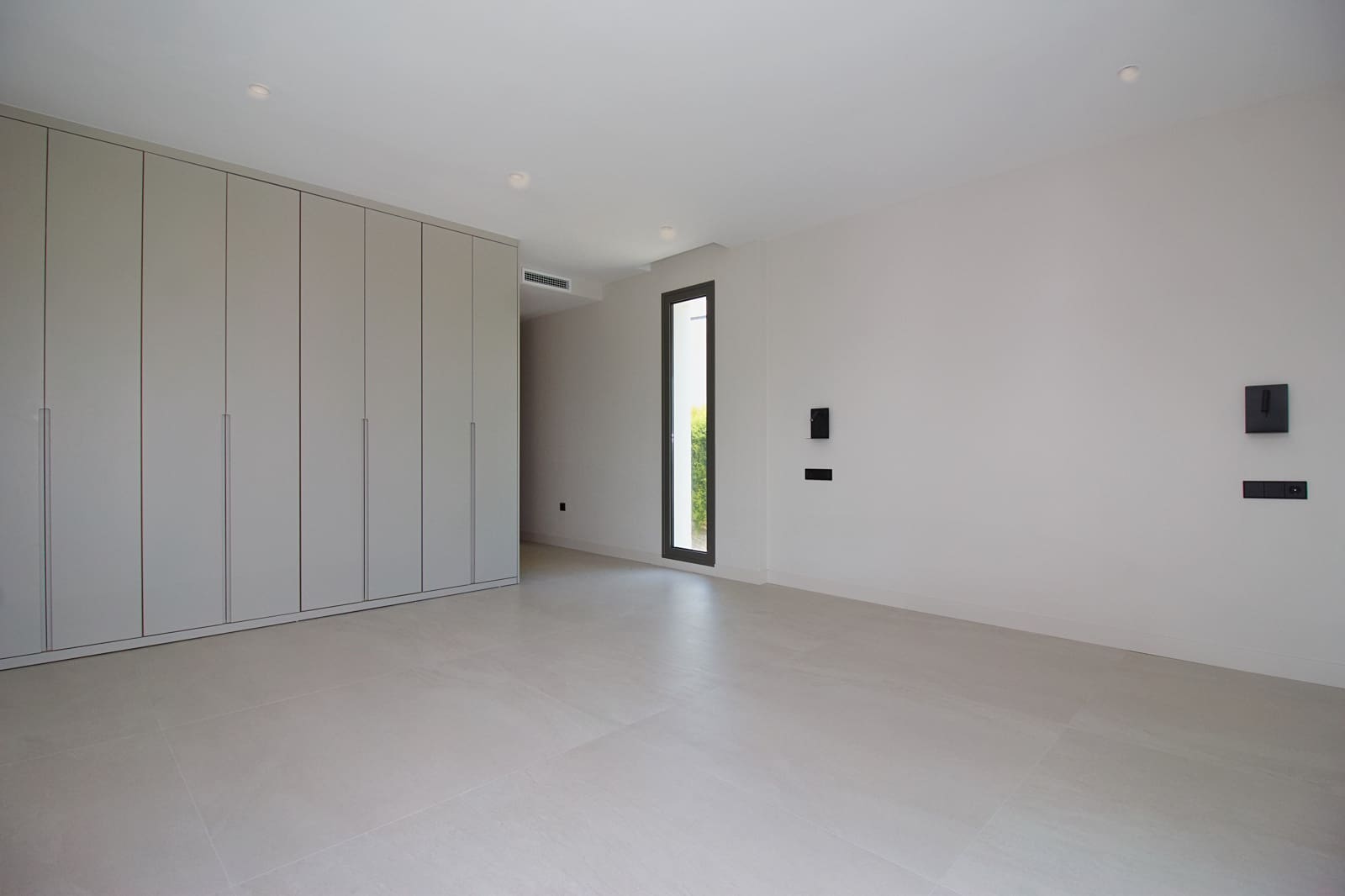 4 sypialnia Willa na sprzedaż w Estepona z basenem - 1 795 000 € (Ref: 9061871)