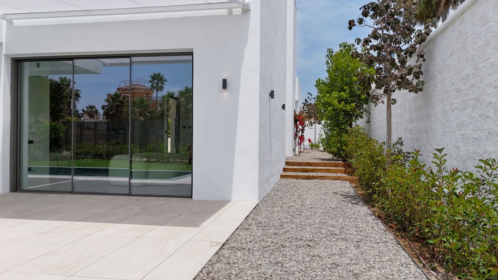 4 sypialnia Willa na sprzedaż w Estepona z basenem - 1 795 000 € (Ref: 9061871)