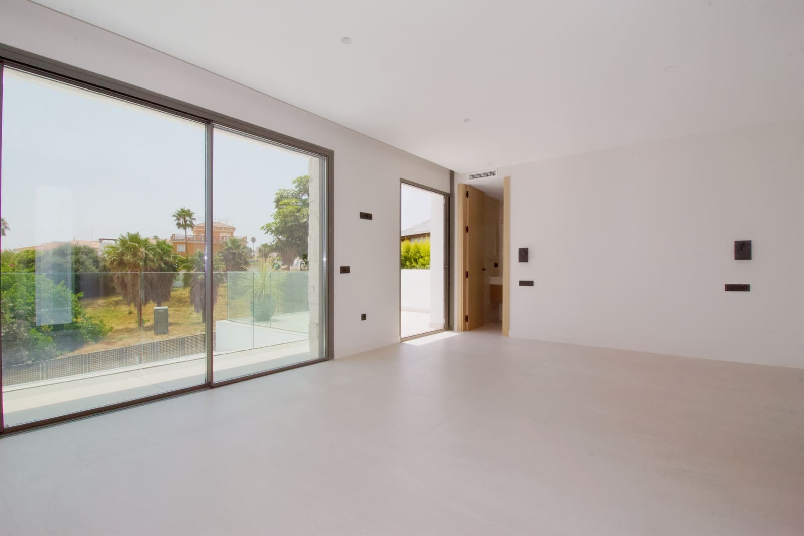 4 sypialnia Willa na sprzedaż w Estepona z basenem - 1 795 000 € (Ref: 9061871)