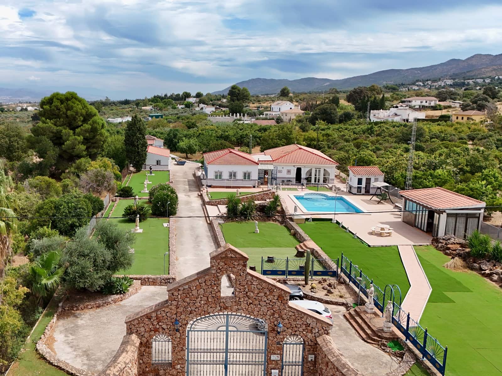 6 soveværelse Finca/Landehus til salg i Alhaurin el Grande med swimmingpool garage - € 595.000 (Ref: 9219252)