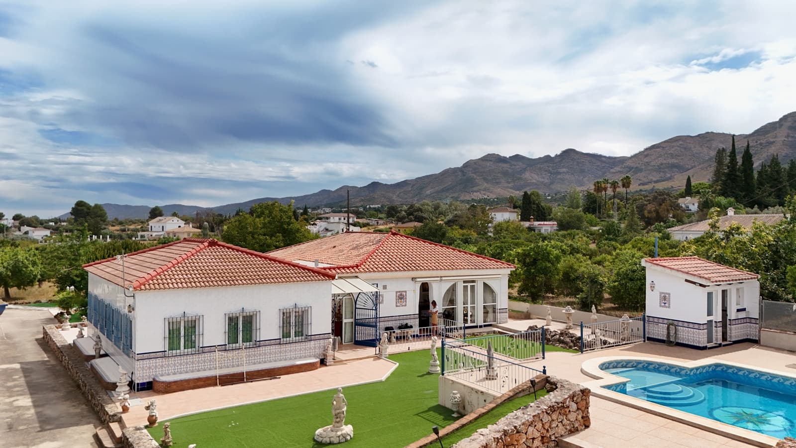 6 soveværelse Finca/Landehus til salg i Alhaurin el Grande med swimmingpool garage - € 595.000 (Ref: 9219252)