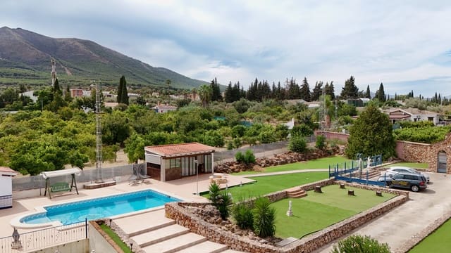 6 makuuhuone Maalaistalo myytävänä paikassa Alhaurín el Grande mukana uima-altaan 
autotalli - 595 000 € (Ref: 9219252)