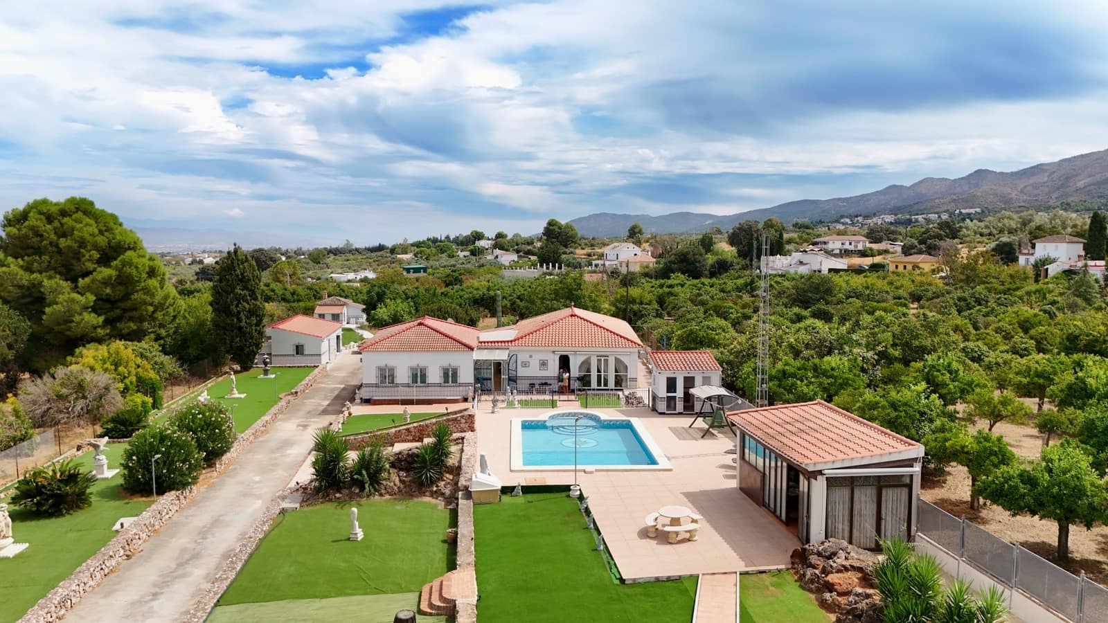 6 soveværelse Finca/Landehus til salg i Alhaurin el Grande med swimmingpool garage - € 595.000 (Ref: 9219252)