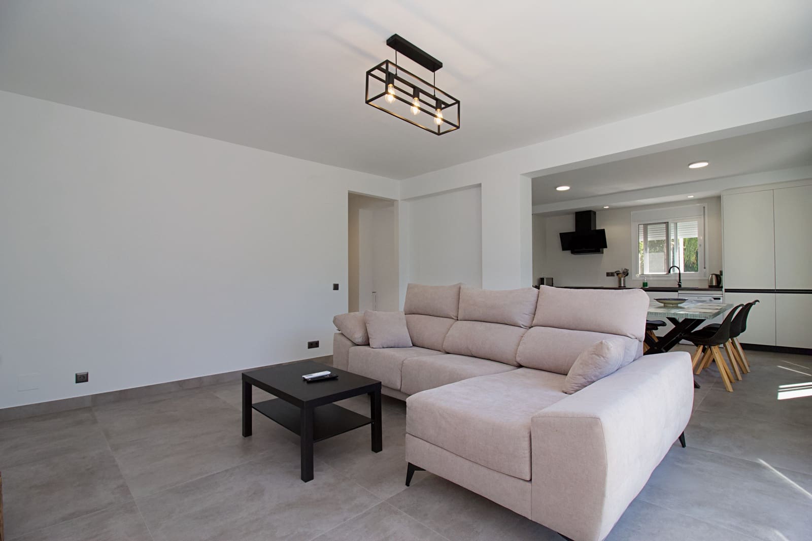 3 bedroom Semi-detached Villa for rent in Coin with pool - € 1,500 (Ref: 9237692)