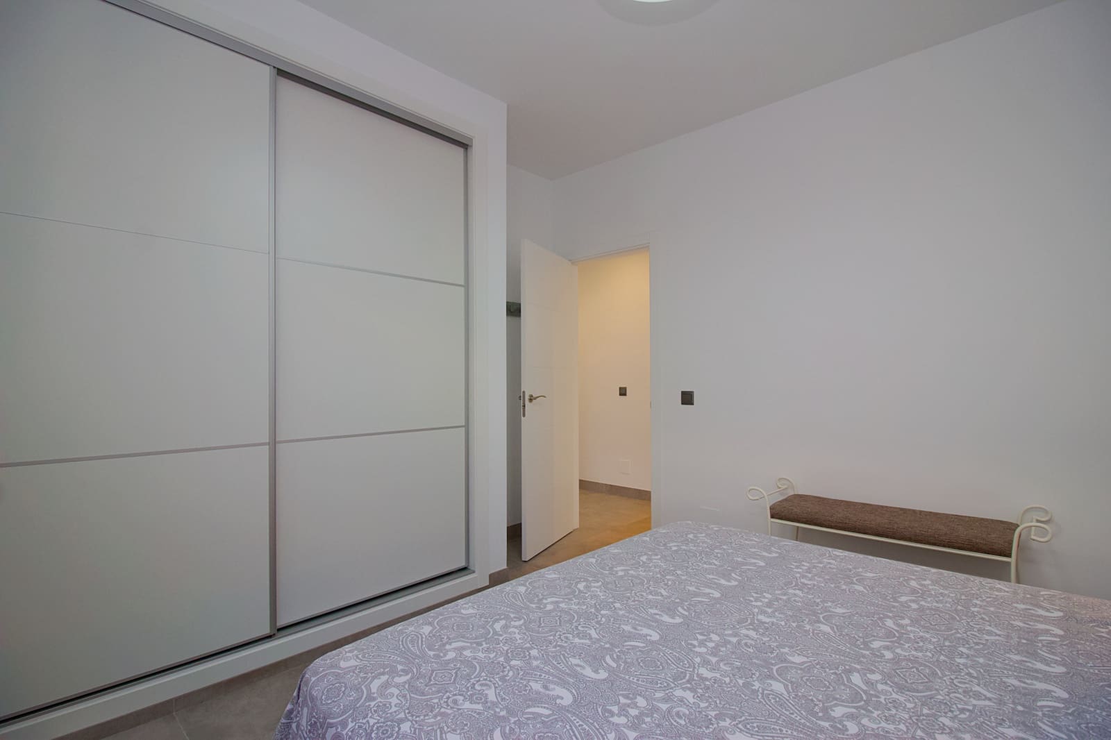 3 bedroom Semi-detached Villa for rent in Coin with pool - € 1,500 (Ref: 9237692)