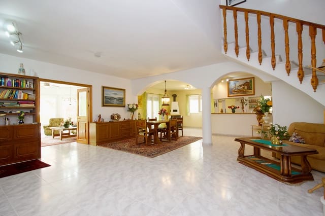 4 makuuhuone Maalaistalo myytävänä paikassa Alhaurín el Grande mukana uima-altaan 
autotalli - 795 000 € (Ref: 9258100)