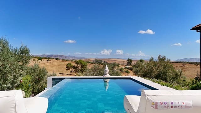 2 bedroom Finca/Country House for sale in Coín with pool - € 400,000 (Ref: 9267664)