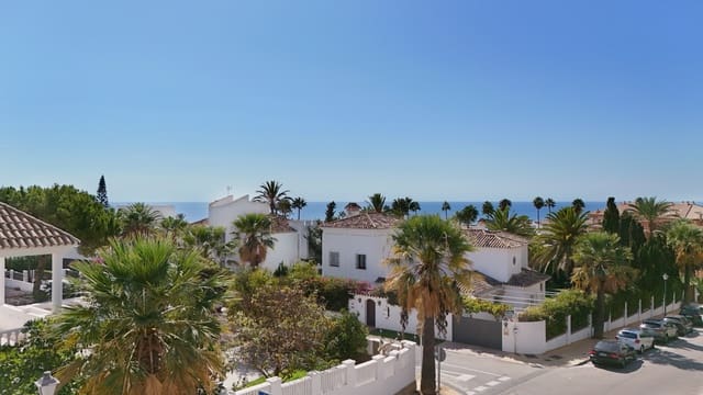 3 bedroom Apartment for sale in Las Chapas - El Rosario, Marbella with pool - € 550,000 (Ref: 9297949)