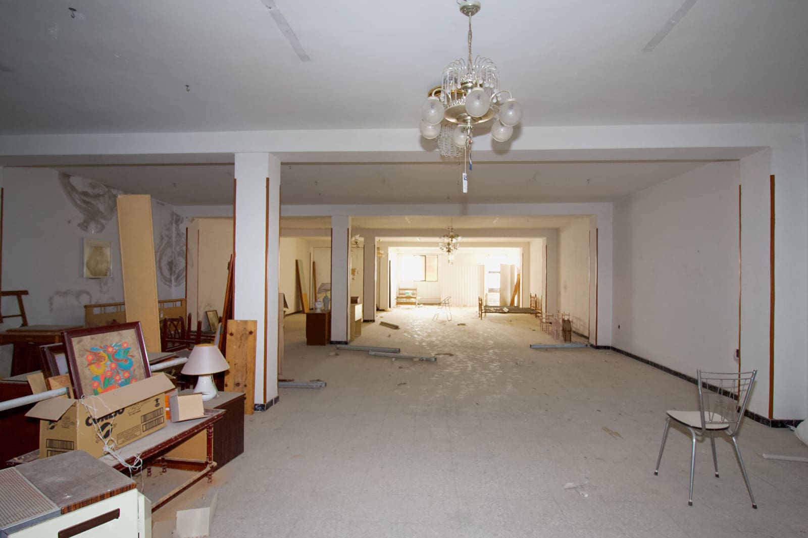 Commercial for sale in Coin - € 750,000 (Ref: 9325417)