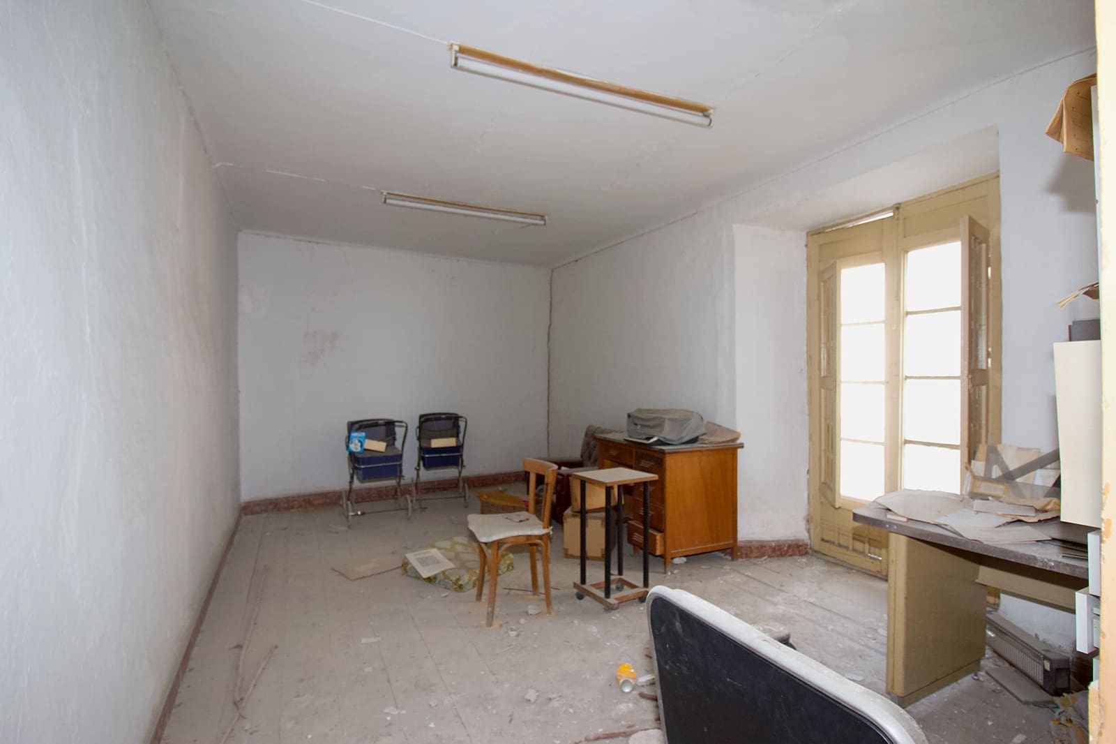 Commercial for sale in Coin - € 750,000 (Ref: 9325417)