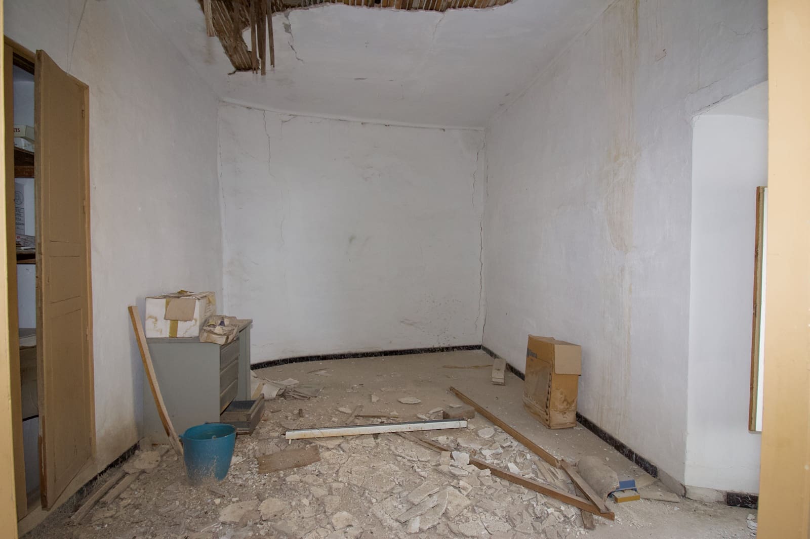 Commercial for sale in Coin - € 750,000 (Ref: 9325417)